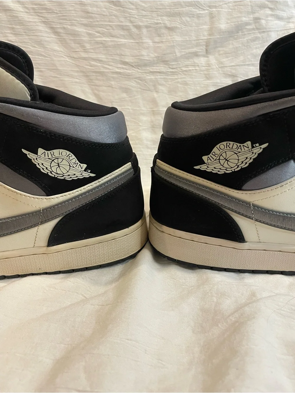 Nike Air Jordan 1 Mid Grey Fog Satin Toe Men’s Size 12 Sneakers 852542-011